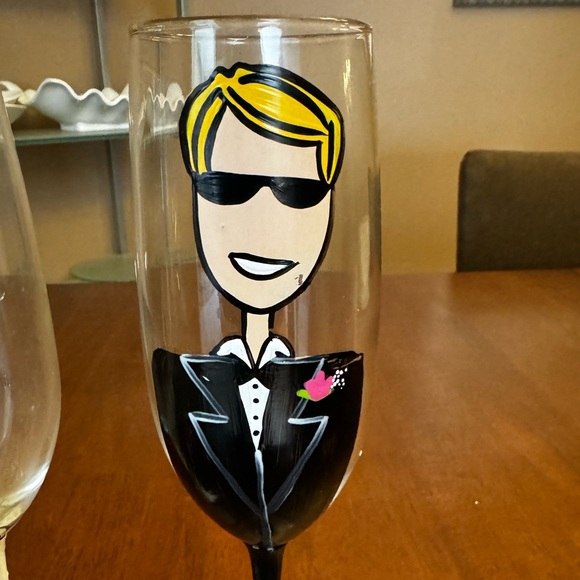 Hand-Painted Bride and Groom Wedding Champagne Glasses - Picture 4 of 7